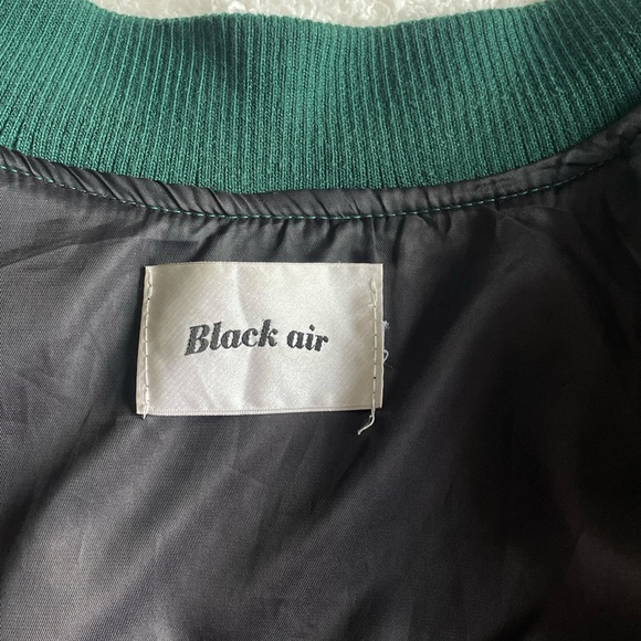 Green and black varsity jacket - Picture 5 of 6